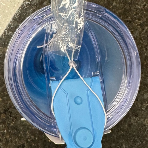 Dunkin' Summer 2024 Ombre Plastic Insulated 24oz Tumbler BLUE - NWT - Picture 3 of 4